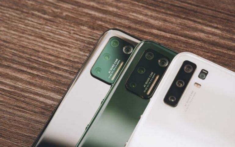3つのスマートフォン
