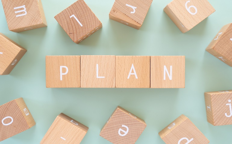 プランの文字が記載されたキューブ